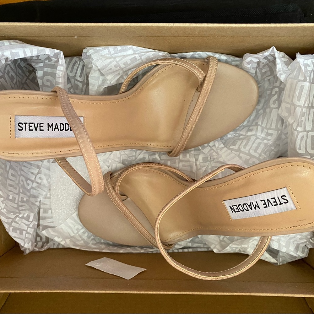 Nude Steve Madden Heels (4.25 in heel) - Great condition